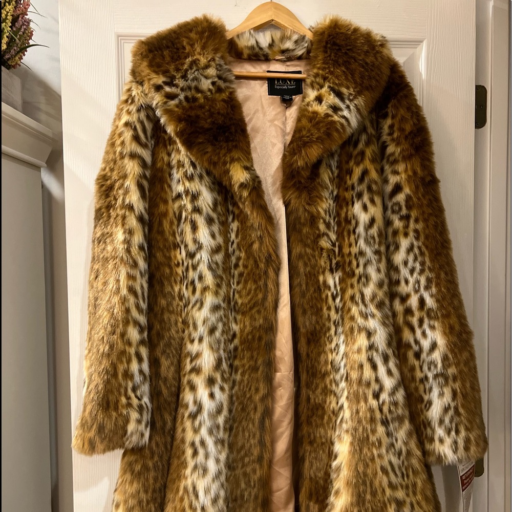 Luxe Faux Fur Swing Coat size L/XL NWT